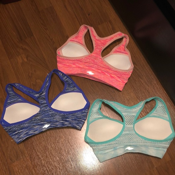32 A sports bra with push-up. 3 for $30 - Picture 2 of 2